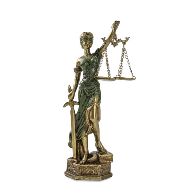 Estátua Deusa Da Justiça Themis Decorativa De Resina 21cm